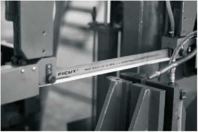 металл 5.2mpa 17m/Min режа горизонтальный ленточнопильный станок для промышленного